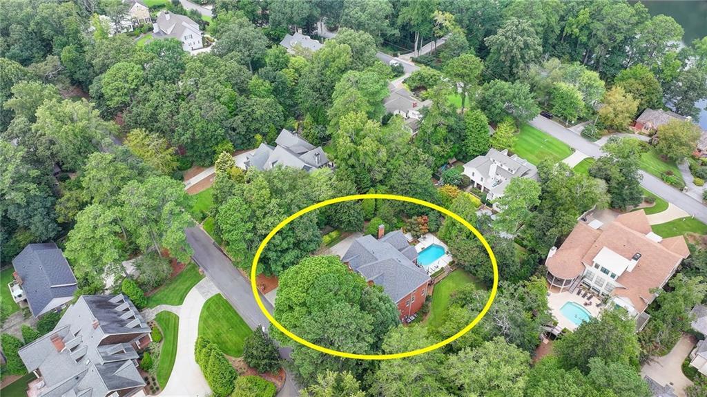 2911 Knob Hill Drive SE