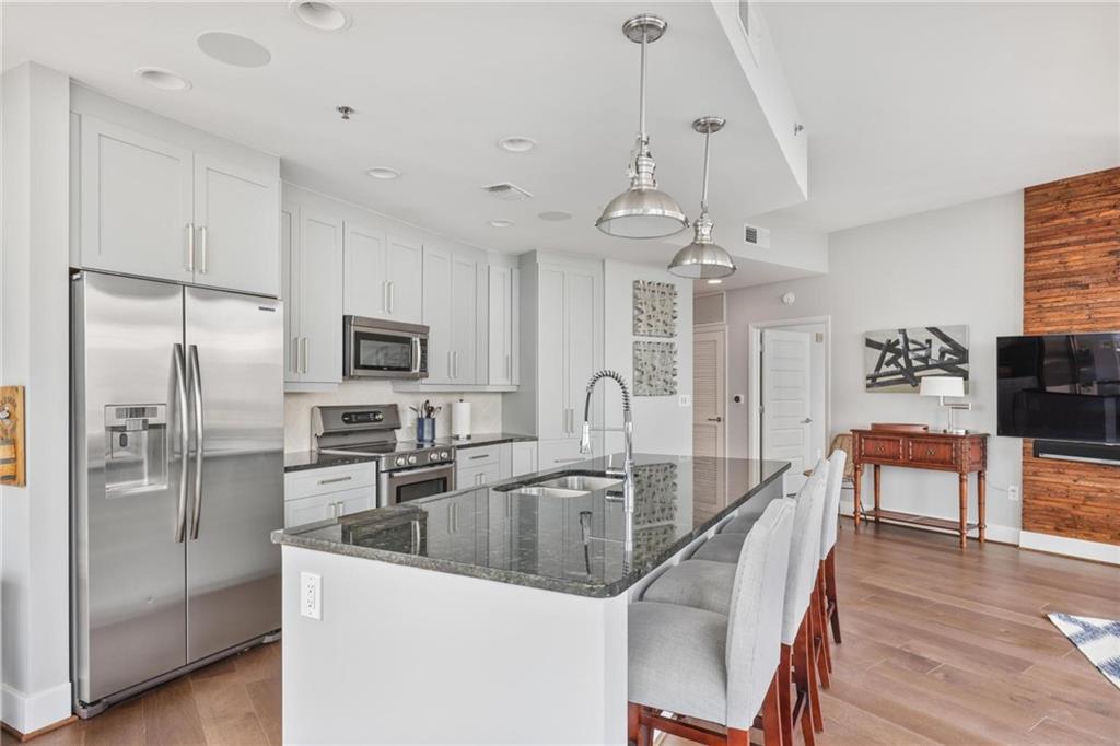 1080 Peachtree Street NE Unit 3303