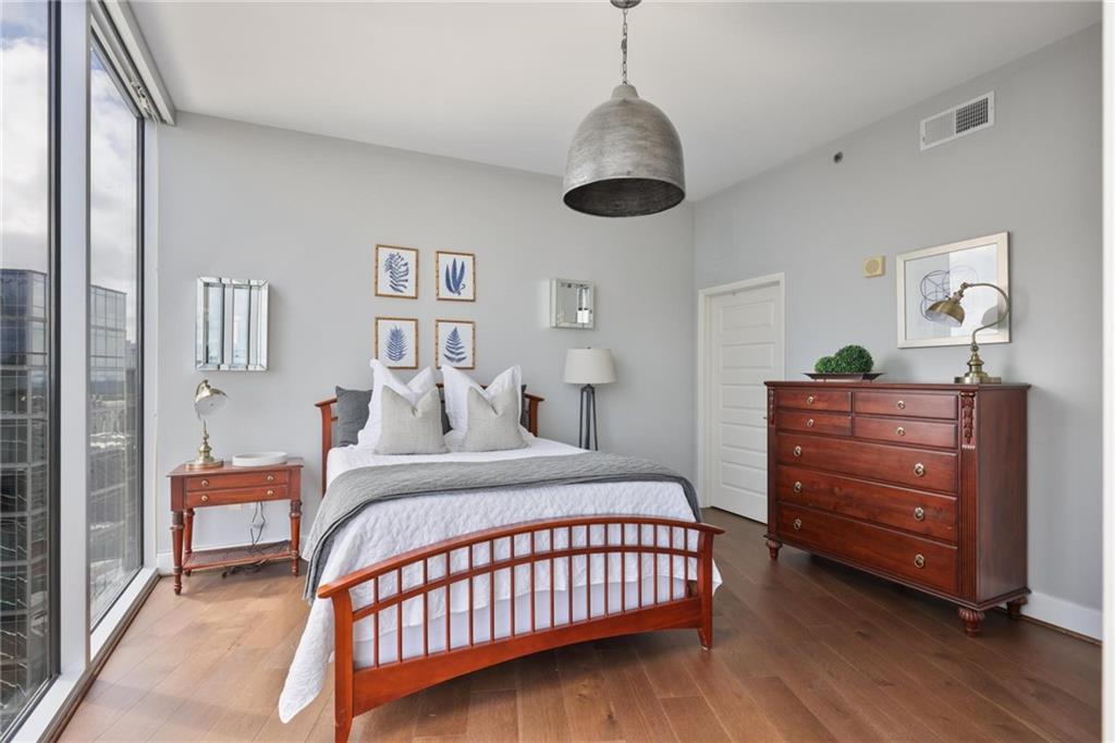 1080 Peachtree Street NE Unit 3303