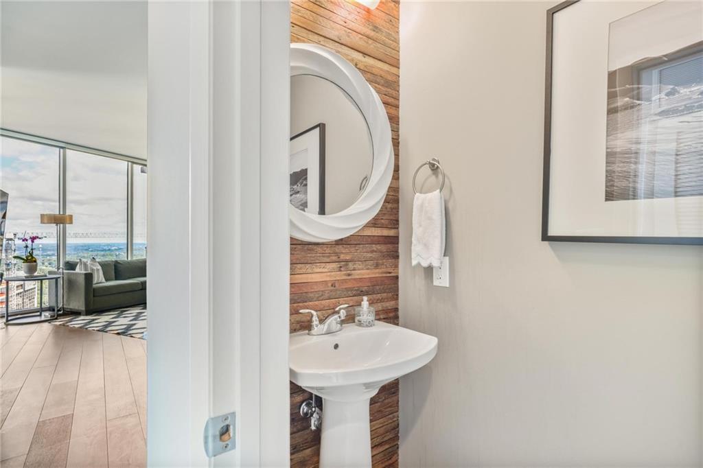 1080 Peachtree Street NE Unit 3303