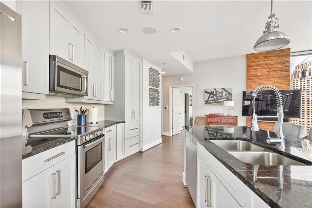 1080 Peachtree Street NE Unit 3303