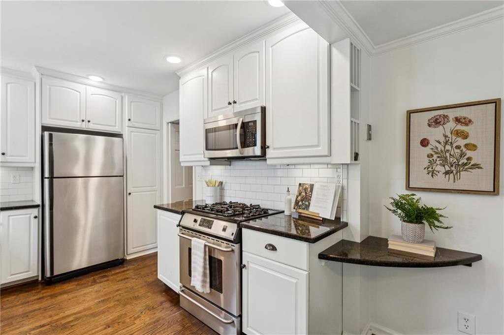 1825 Colland Drive NW