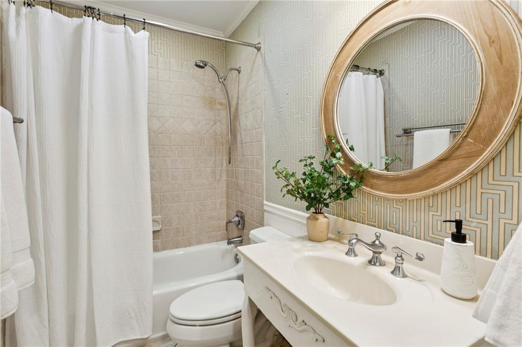 1825 Colland Drive NW