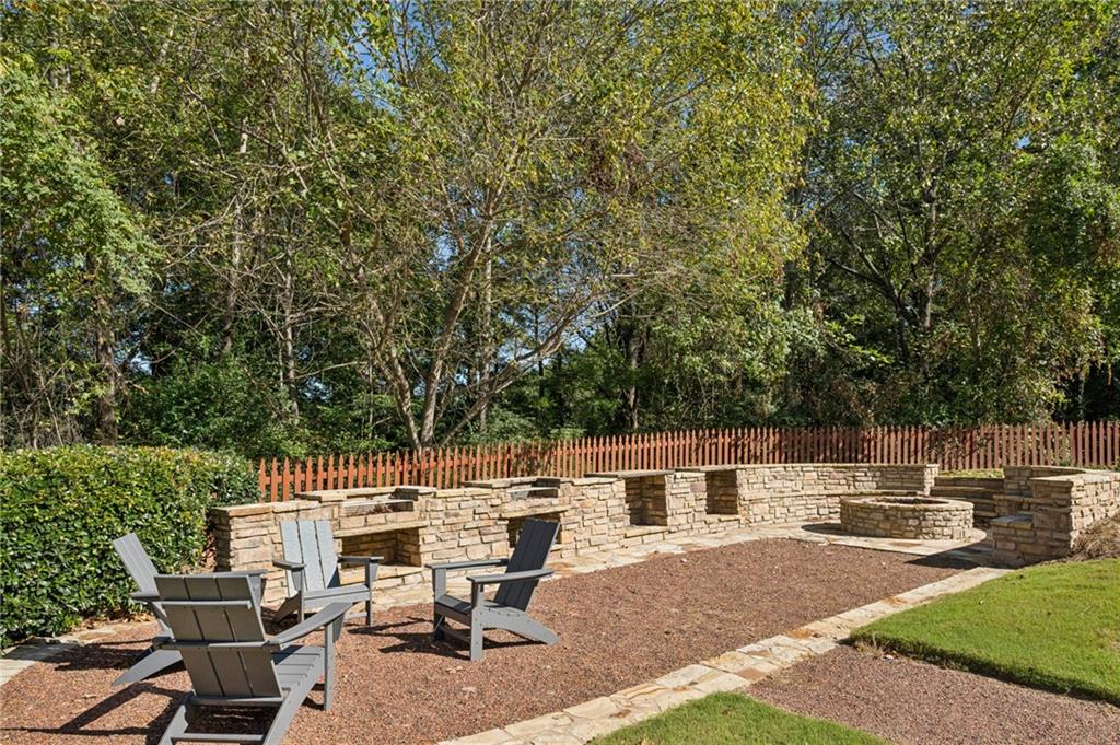 1612 Gilstrap Lane NW