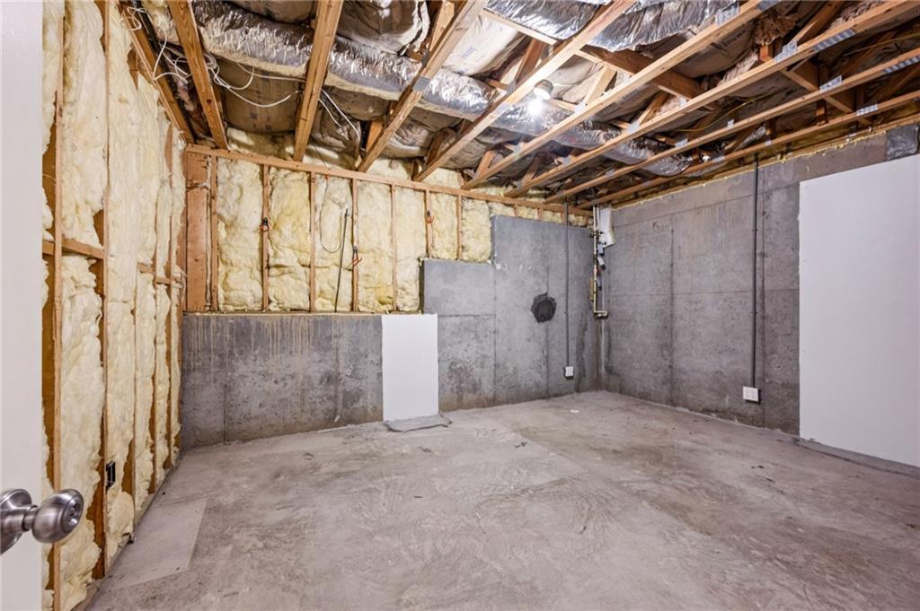 1612 Gilstrap Lane NW