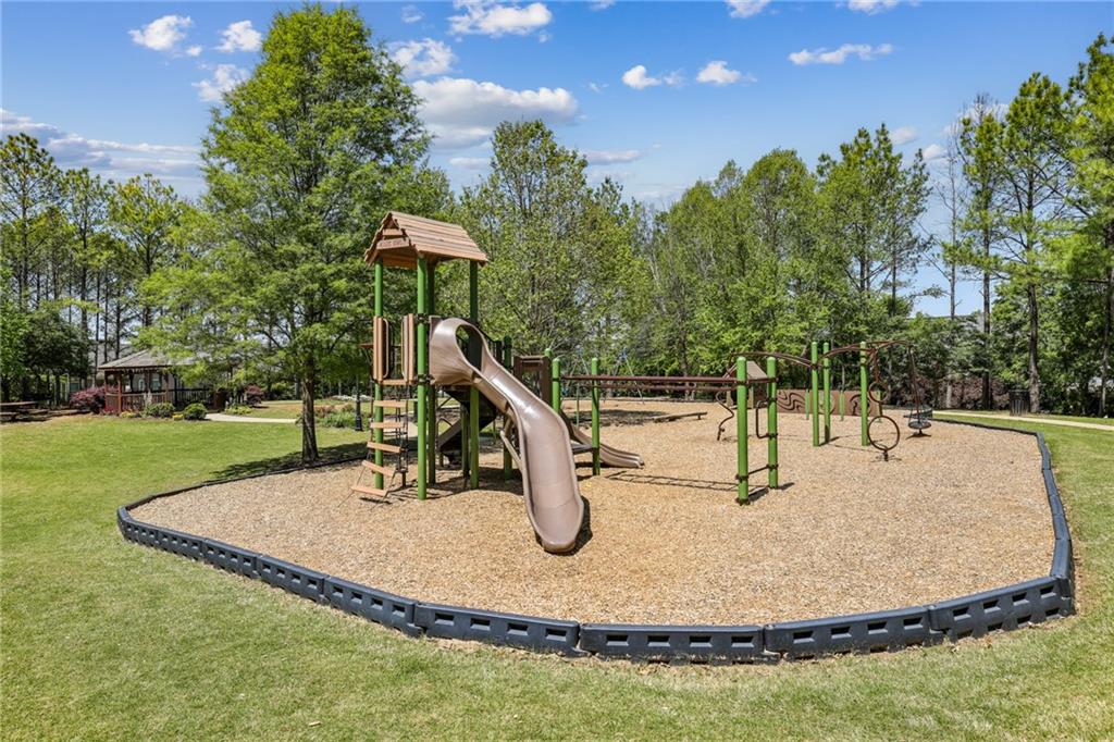 1612 Gilstrap Lane NW