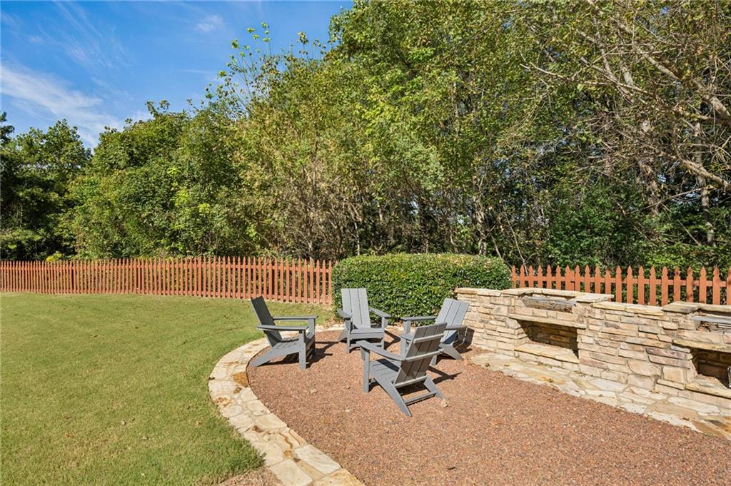 1612 Gilstrap Lane NW