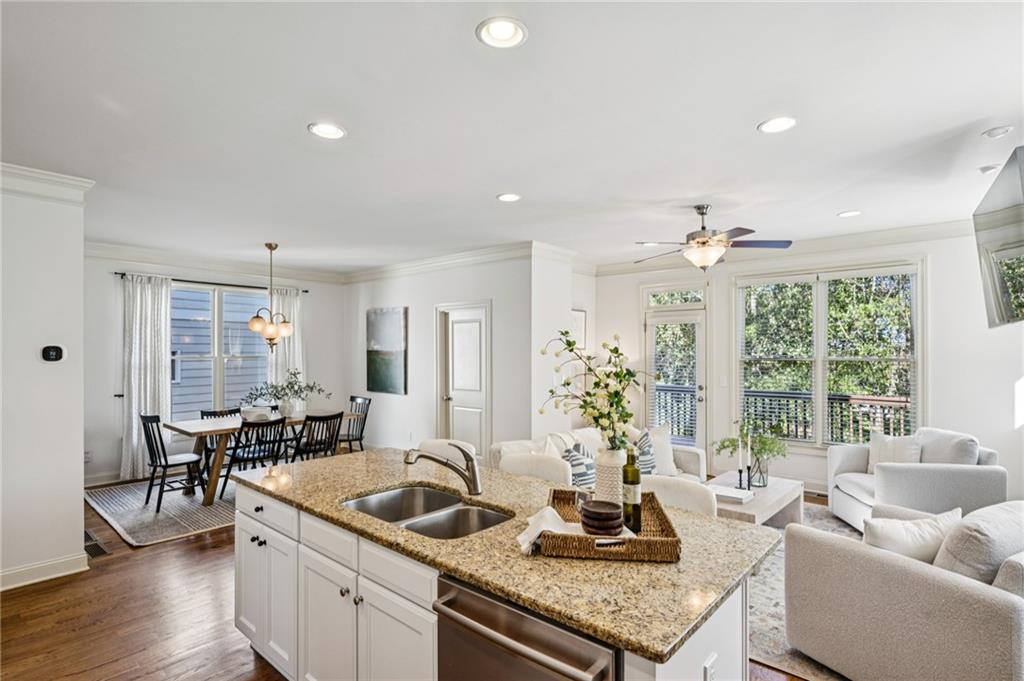 1612 Gilstrap Lane NW