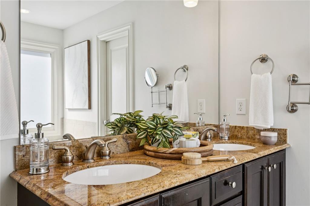 1612 Gilstrap Lane NW