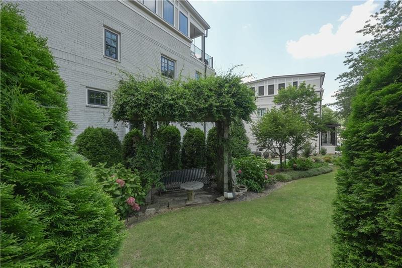 5836 Sandy Springs Circle