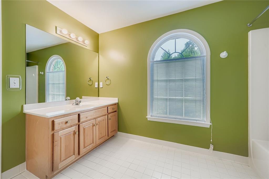 1231 Ivy Brook Lane NE