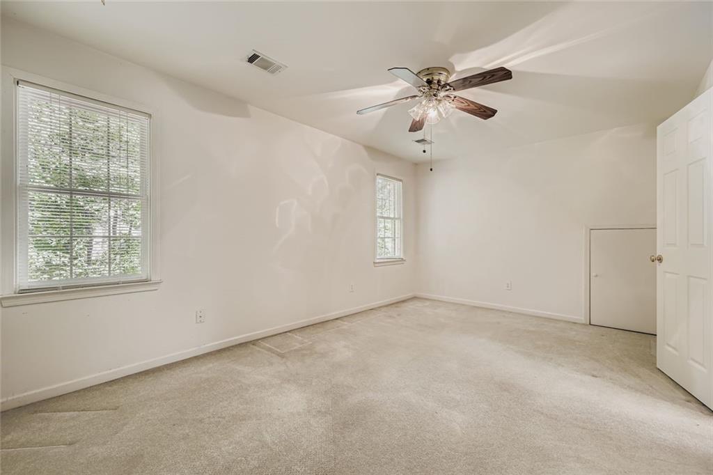 1231 Ivy Brook Lane NE