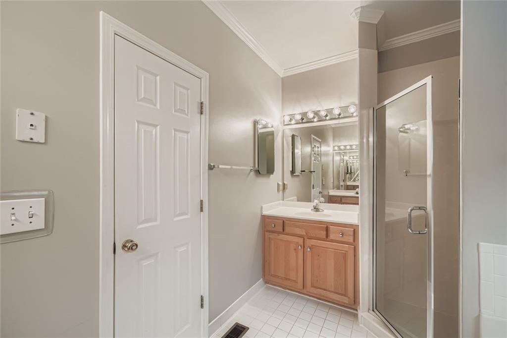 1231 Ivy Brook Lane NE