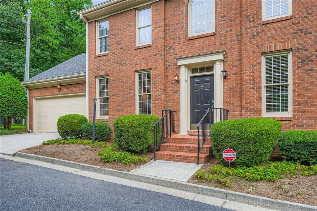 1231 Ivy Brook Lane NE