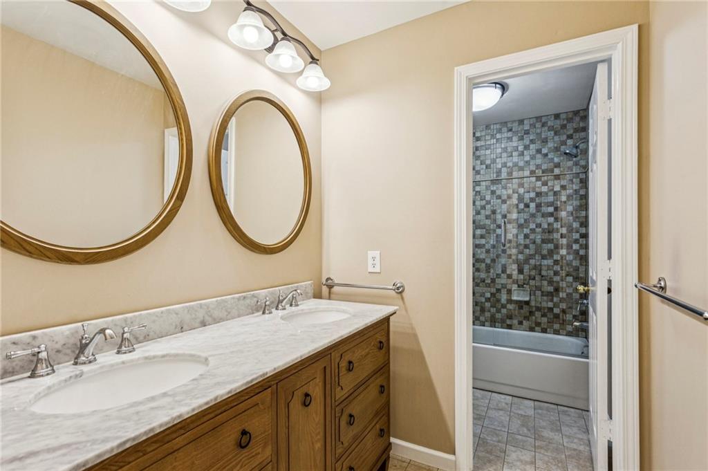 380 Wexford Overlook Drive