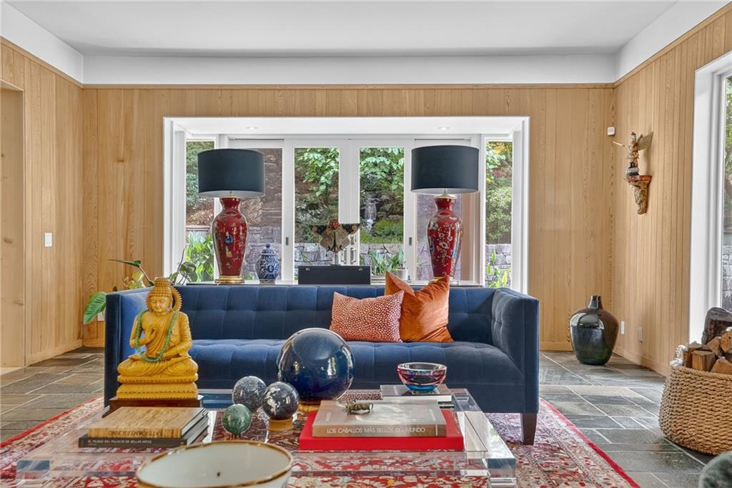 3033 E Pine Valley Road NW