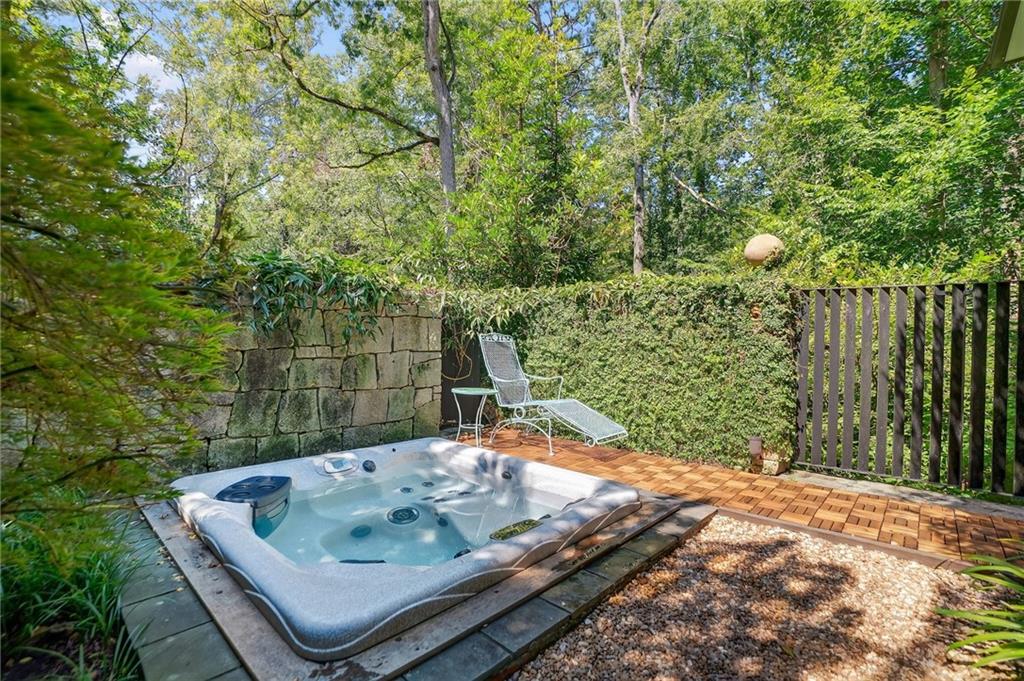 3033 E Pine Valley Road NW