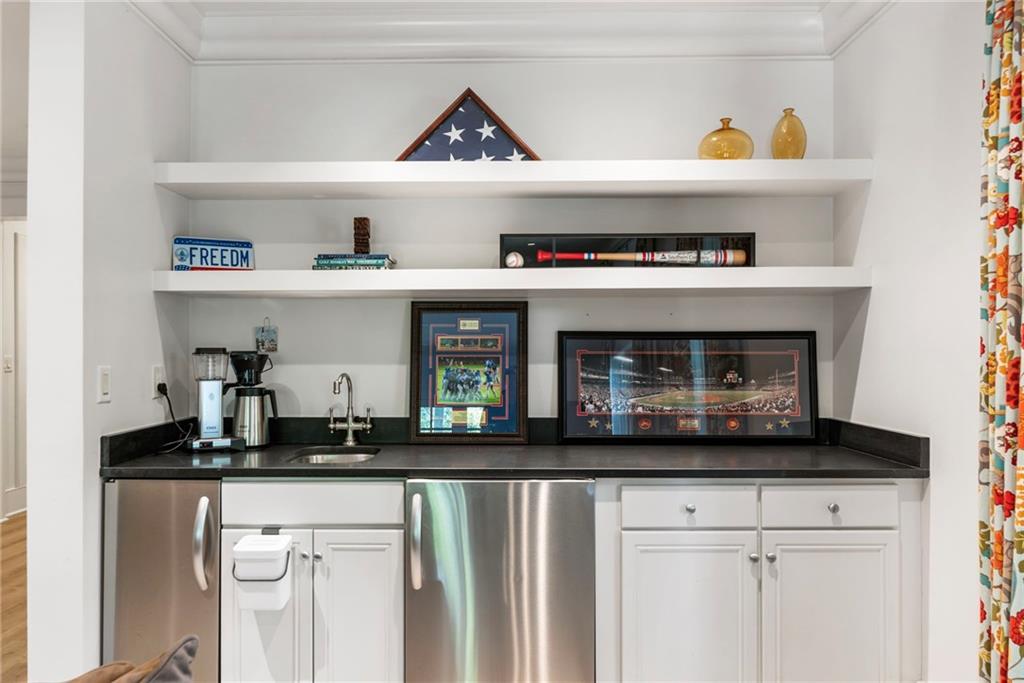 2819 Castlewood Drive NW