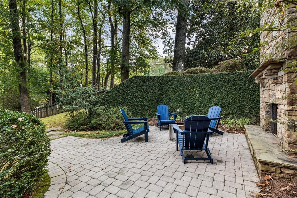 2819 Castlewood Drive NW