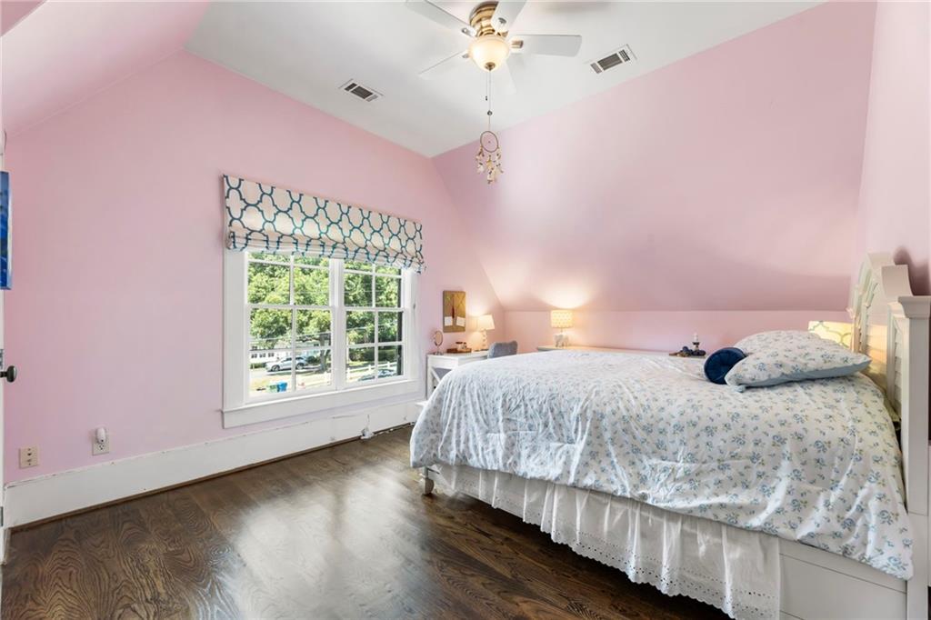 2819 Castlewood Drive NW