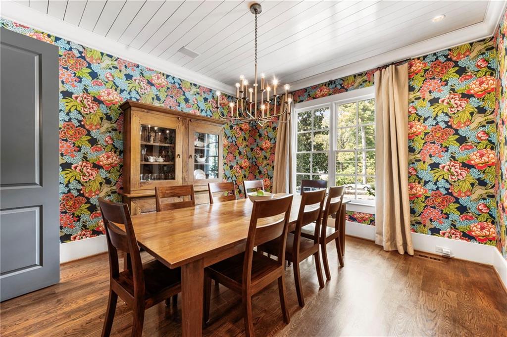 2819 Castlewood Drive NW