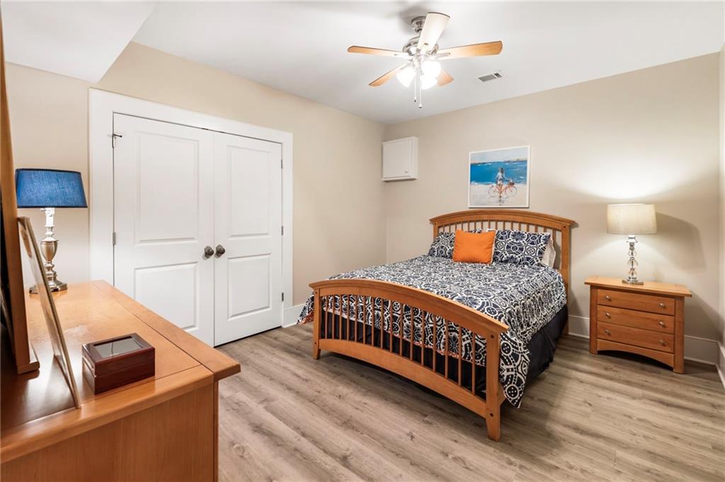 2819 Castlewood Drive NW