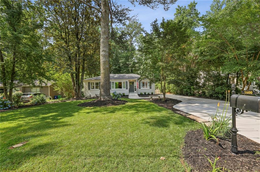 1600 Belle Isle Circle NE