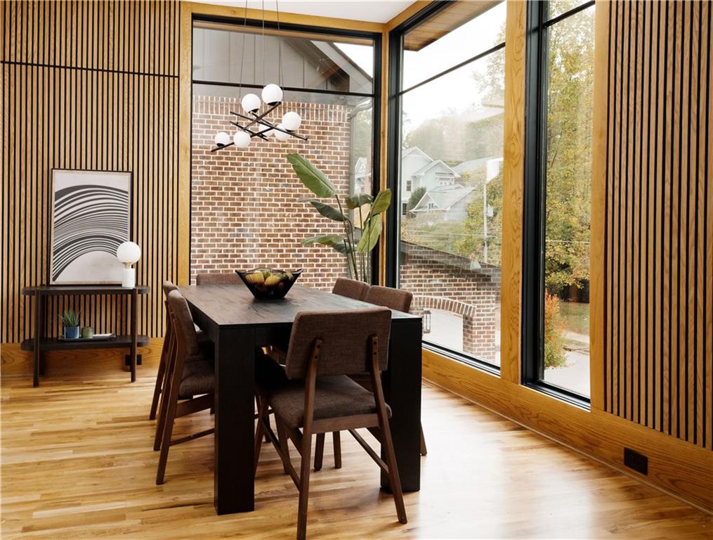 1281 Avalon Place NE