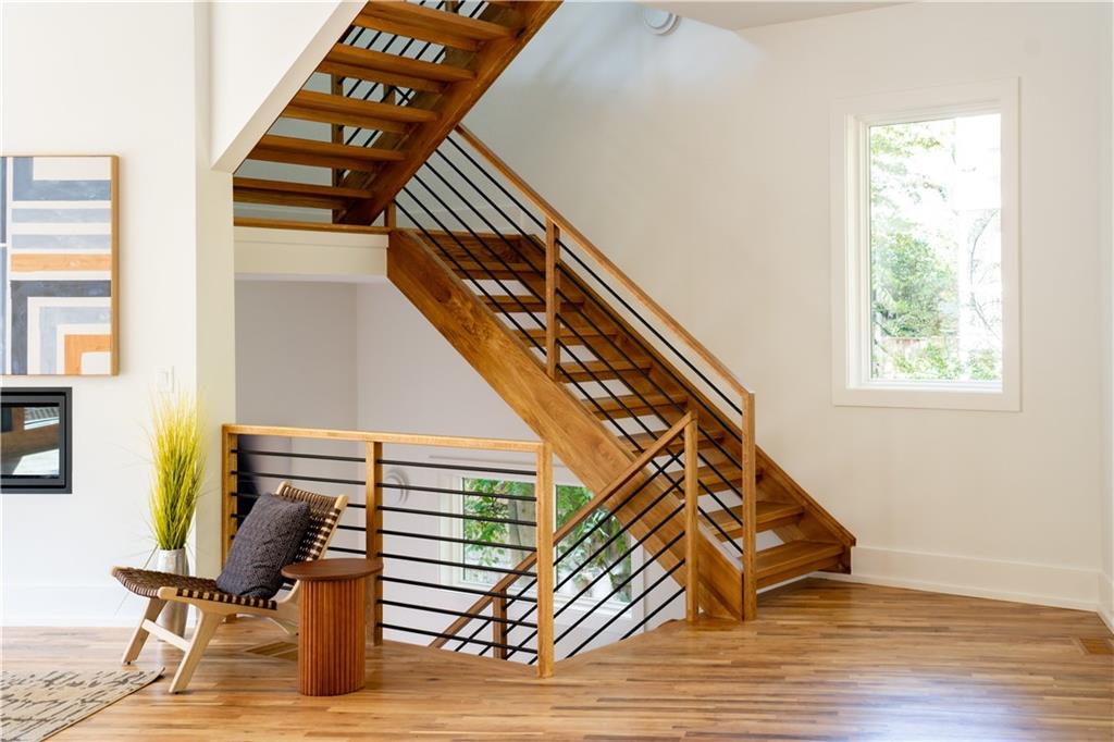 1281 Avalon Place NE