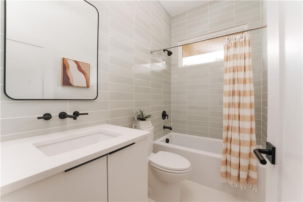 1281 Avalon Place NE