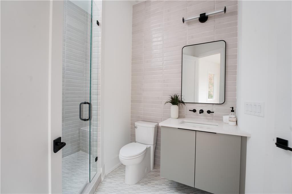 1281 Avalon Place NE