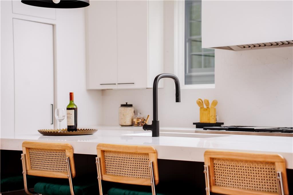 1281 Avalon Place NE