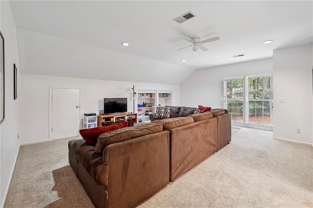 3612 Mayfair Road NE