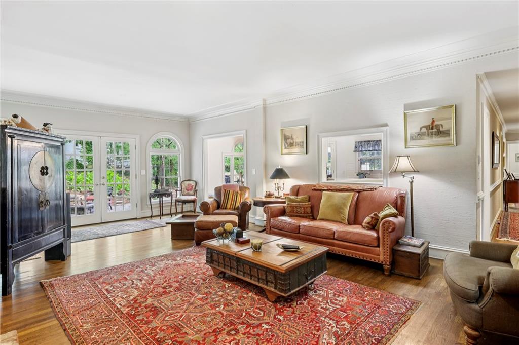 3612 Mayfair Road NE