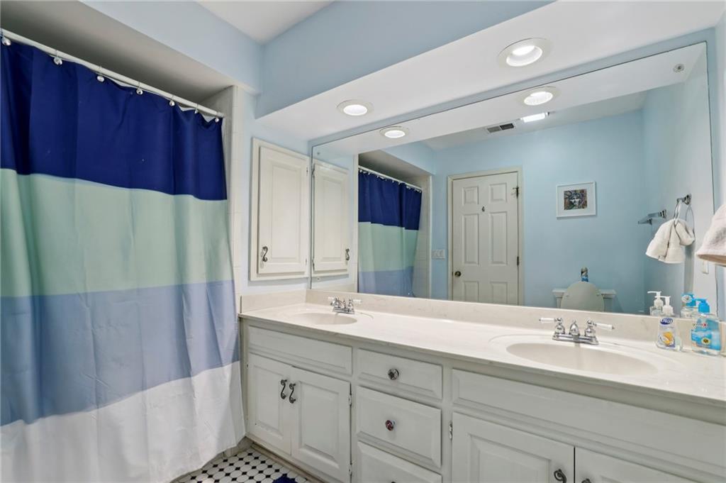 3612 Mayfair Road NE