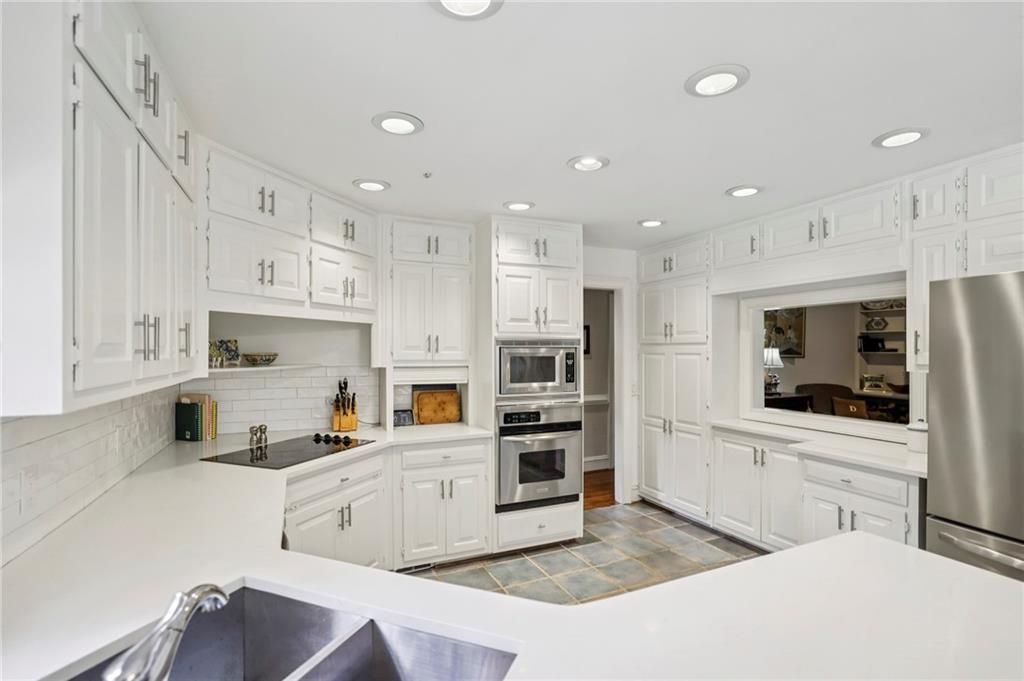 3612 Mayfair Road NE