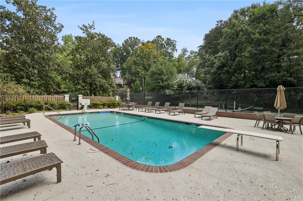 3612 Mayfair Road NE