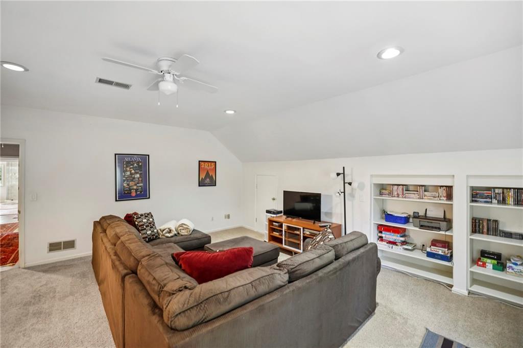 3612 Mayfair Road NE