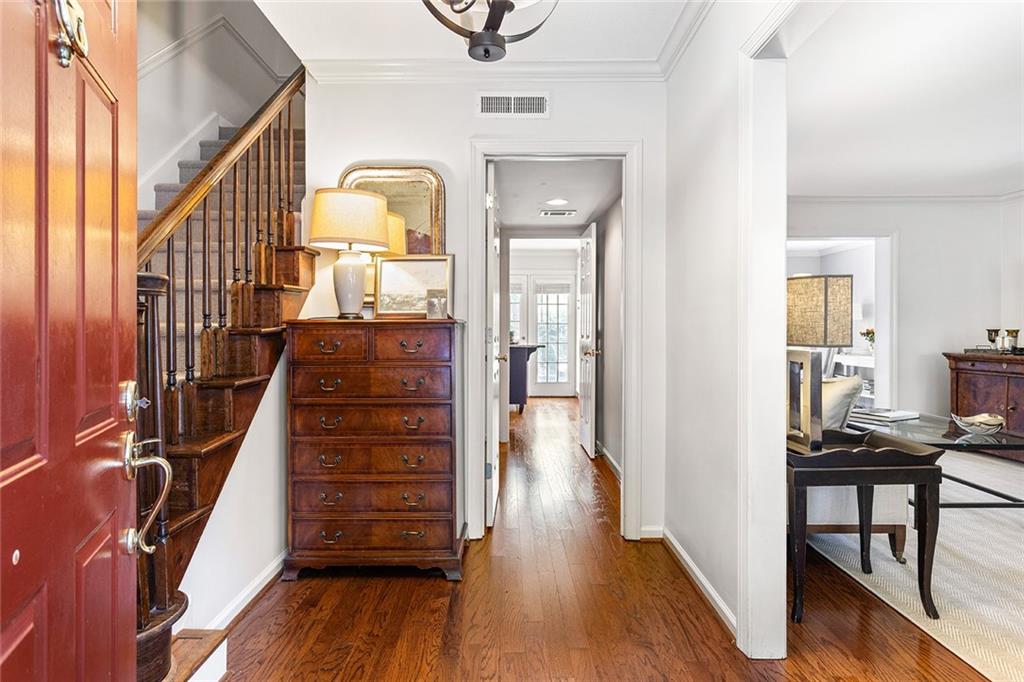 9 Queen Victoria Place NW