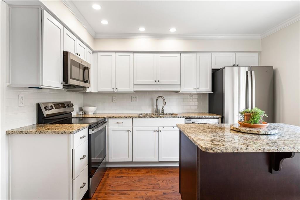 9 Queen Victoria Place NW