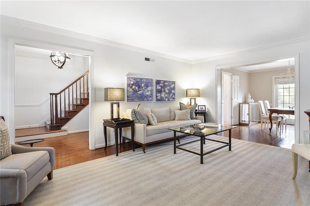 9 Queen Victoria Place NW