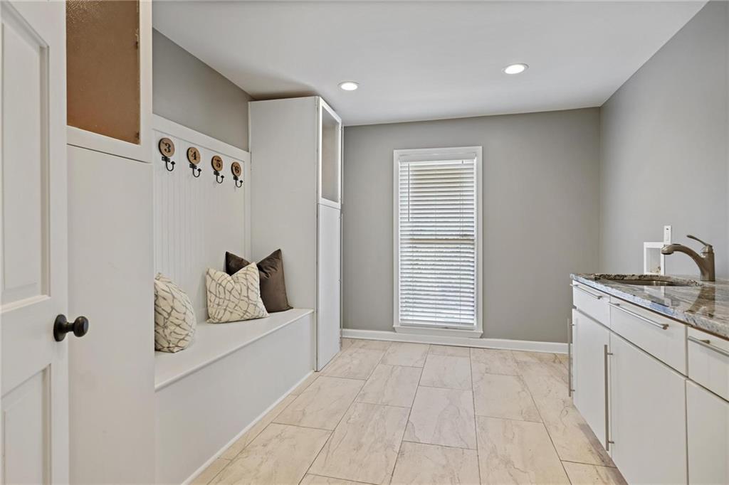 5860 Riverwood Drive