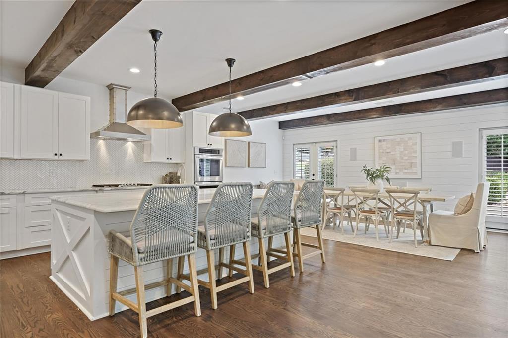 5860 Riverwood Drive