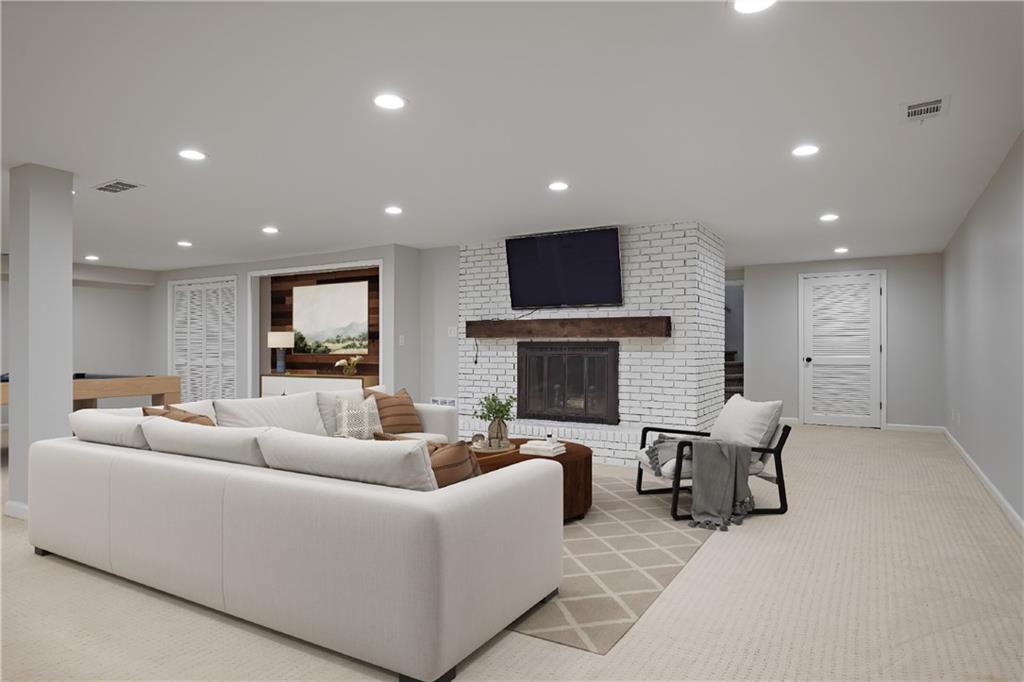 5860 Riverwood Drive