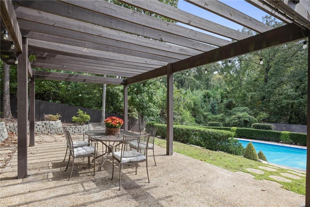 5860 Riverwood Drive