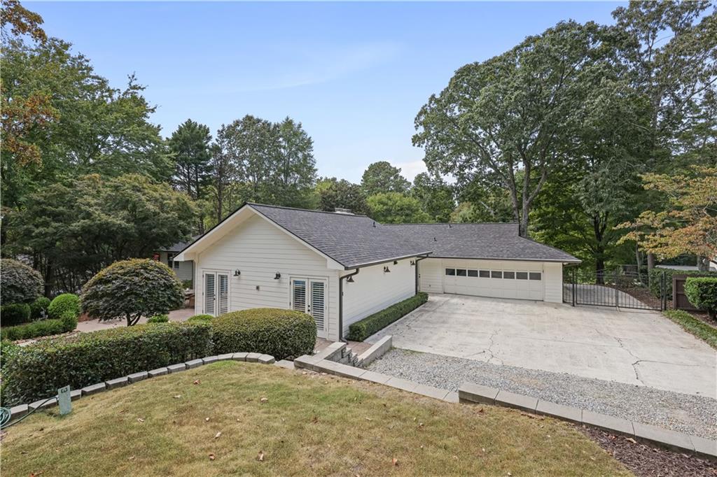 5860 Riverwood Drive