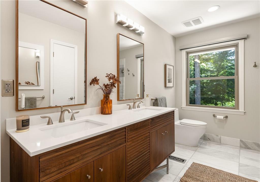 1104 Mason Woods Drive NE