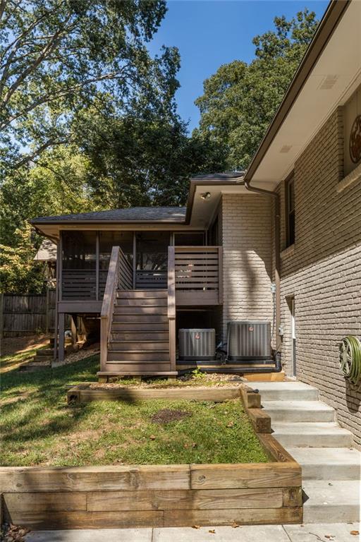 1104 Mason Woods Drive NE