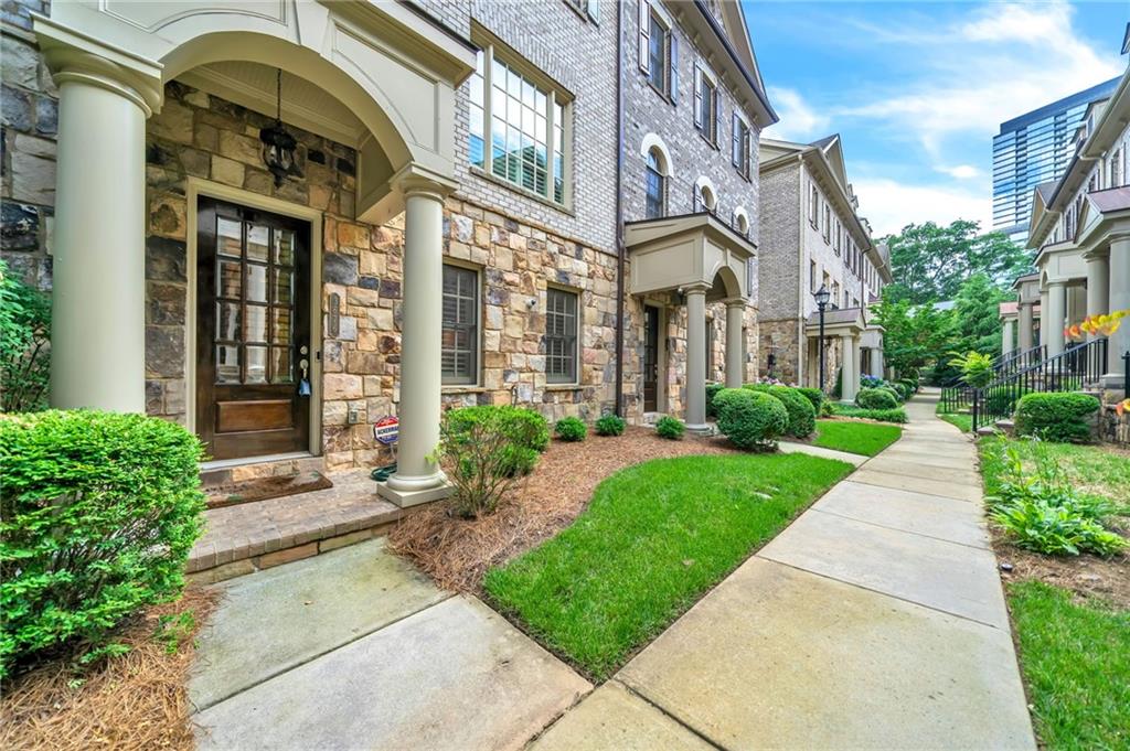 3676 Brookhaven Manor Crossing NE