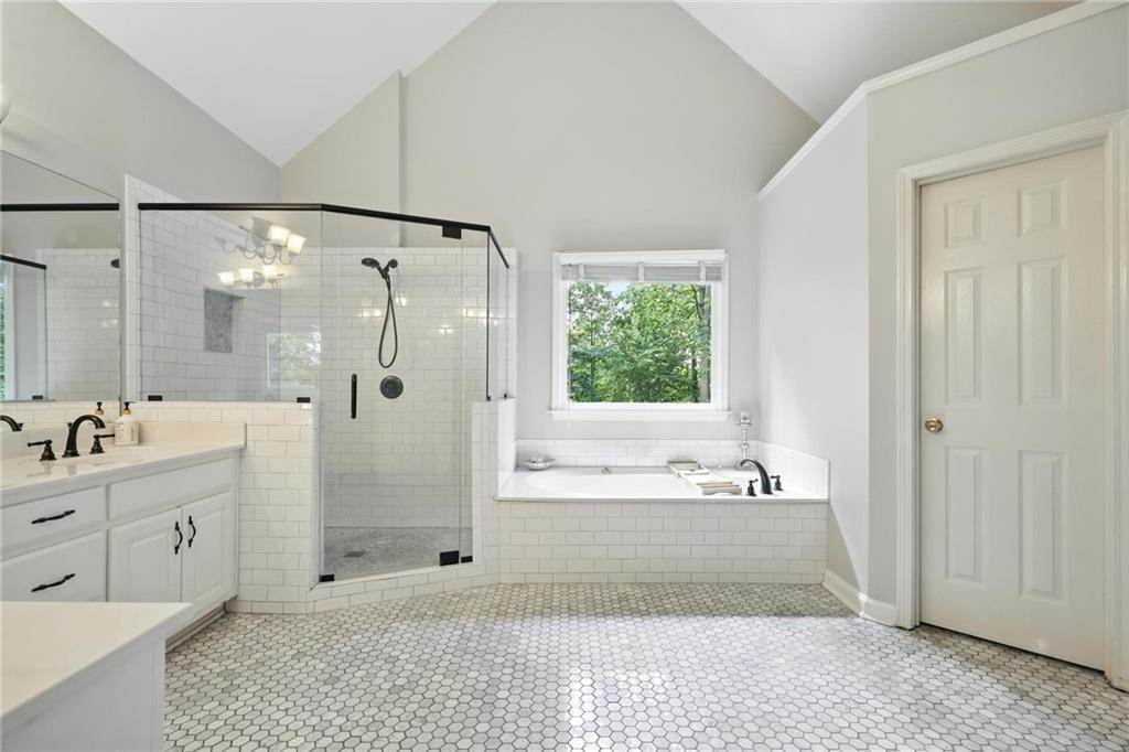 946 Cornwall Court SW